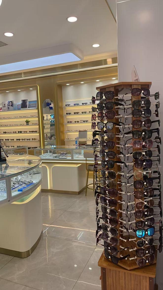 ：目远眼镜批发城为您提供最佳选择开元棋牌试玩泉城路暴龙眼镜推荐(图3)